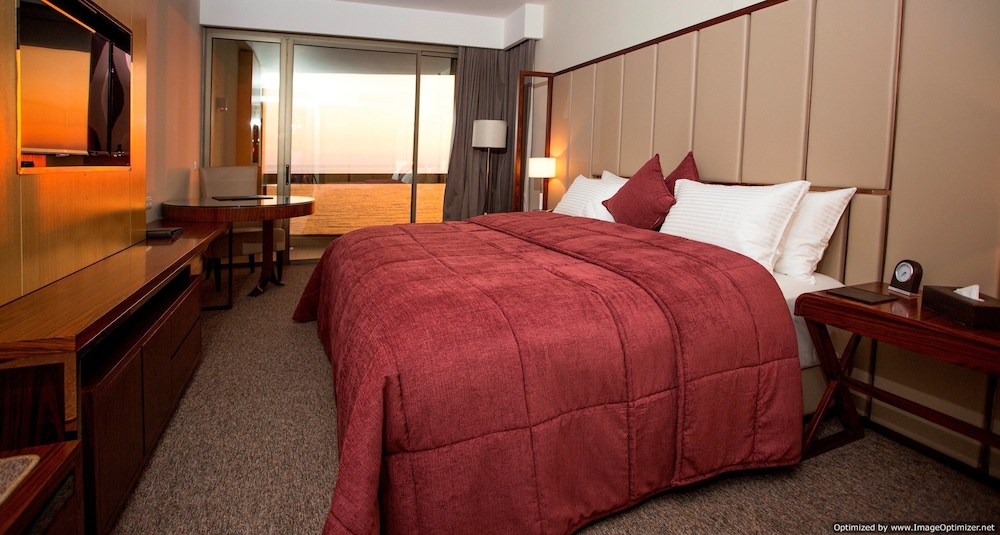 Superior Suite Sea View (77 SQM):