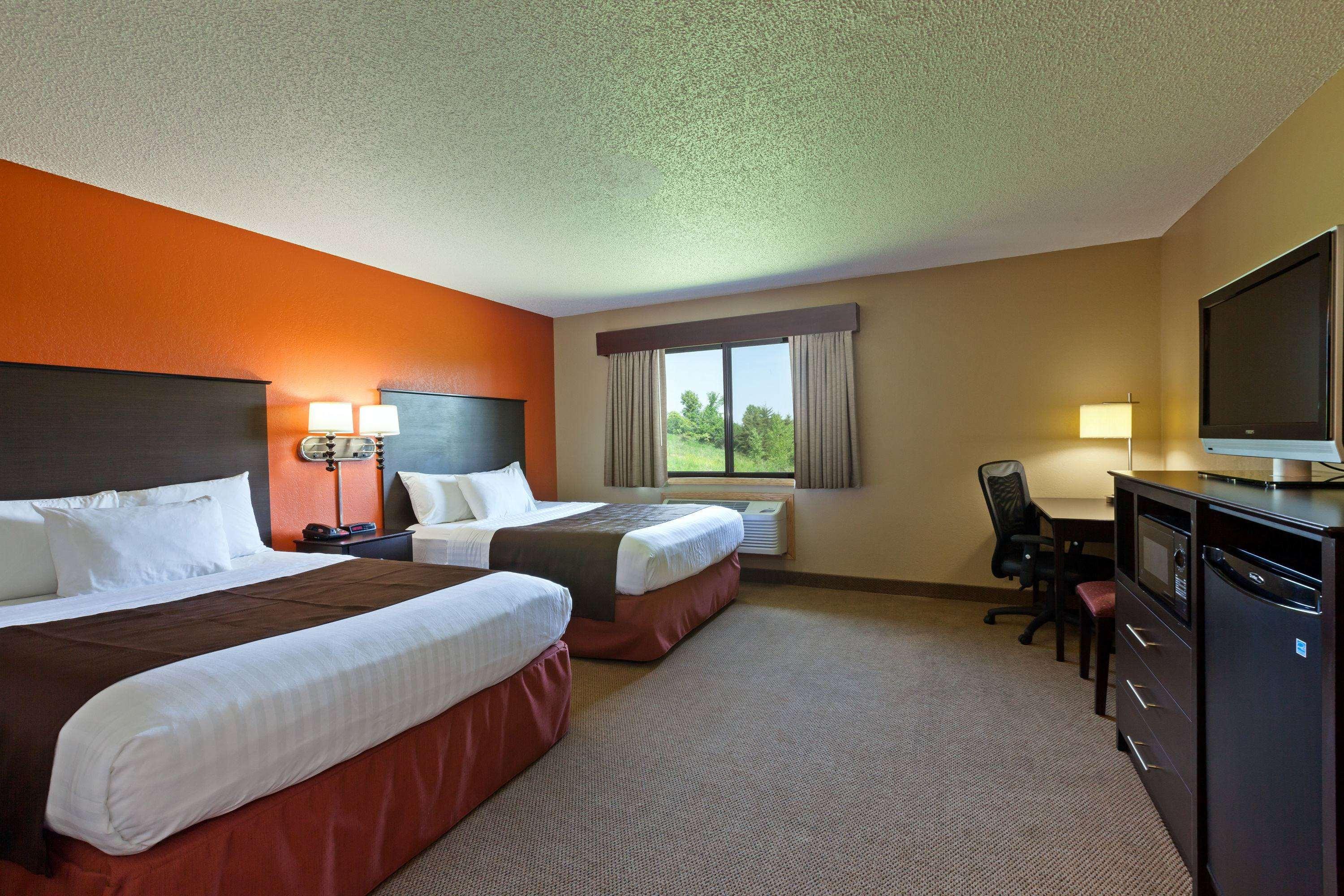 AmericInn by Wyndham Algona 17/30