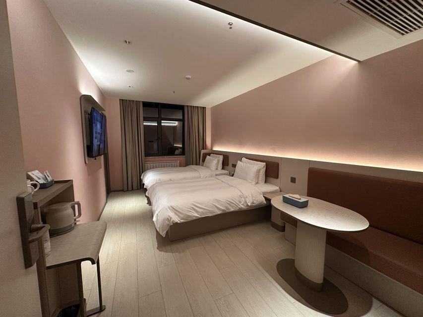 Hanting Hotel (Xi'an Big Wild Goose Pagoda) 7/21