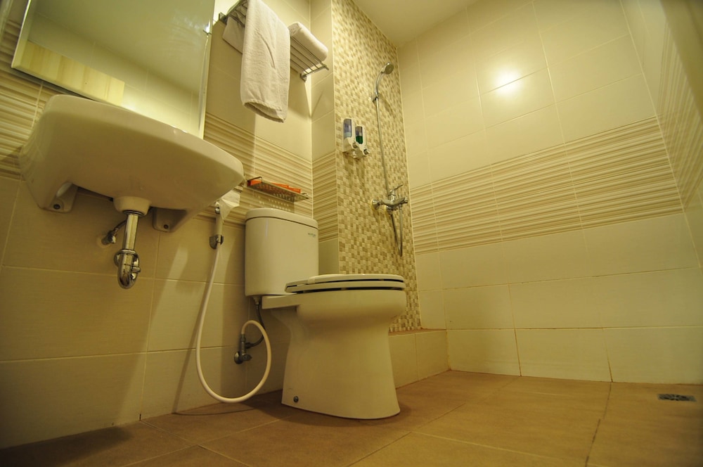Airy Syariah Padang Barat Hang Tuah 211 36/36