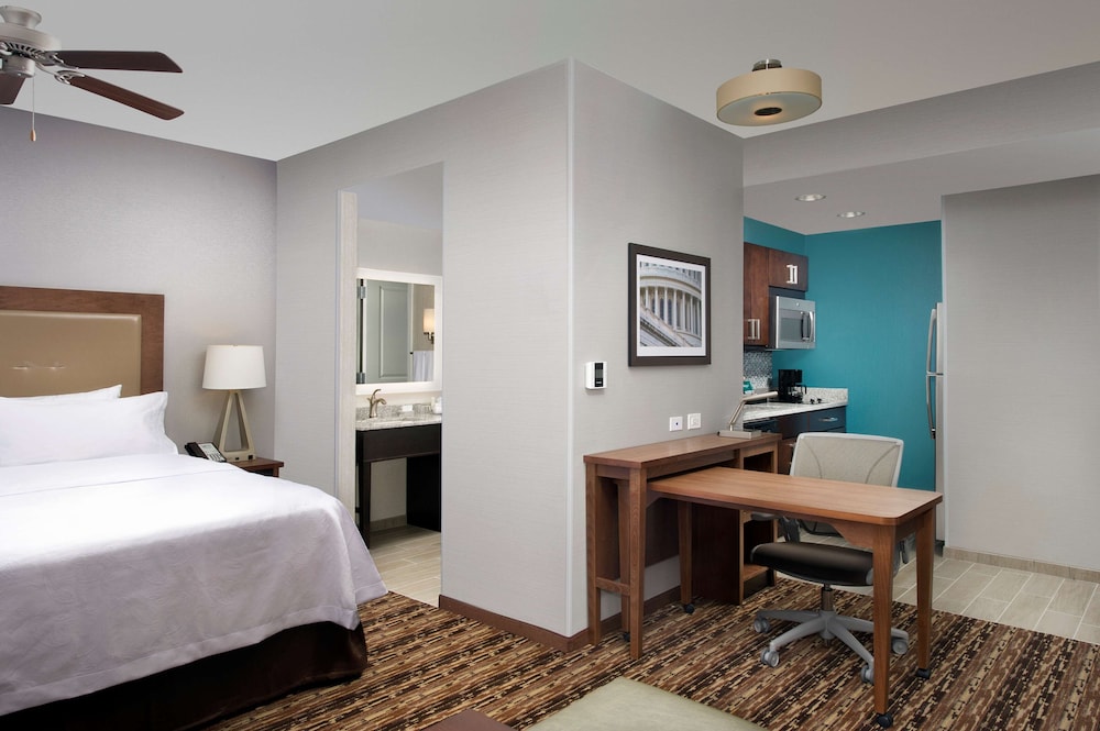 STUDIO, SUITE, KING BED