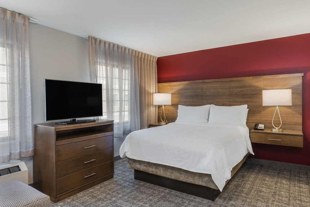 Staybridge Suites Anchorage 16/76