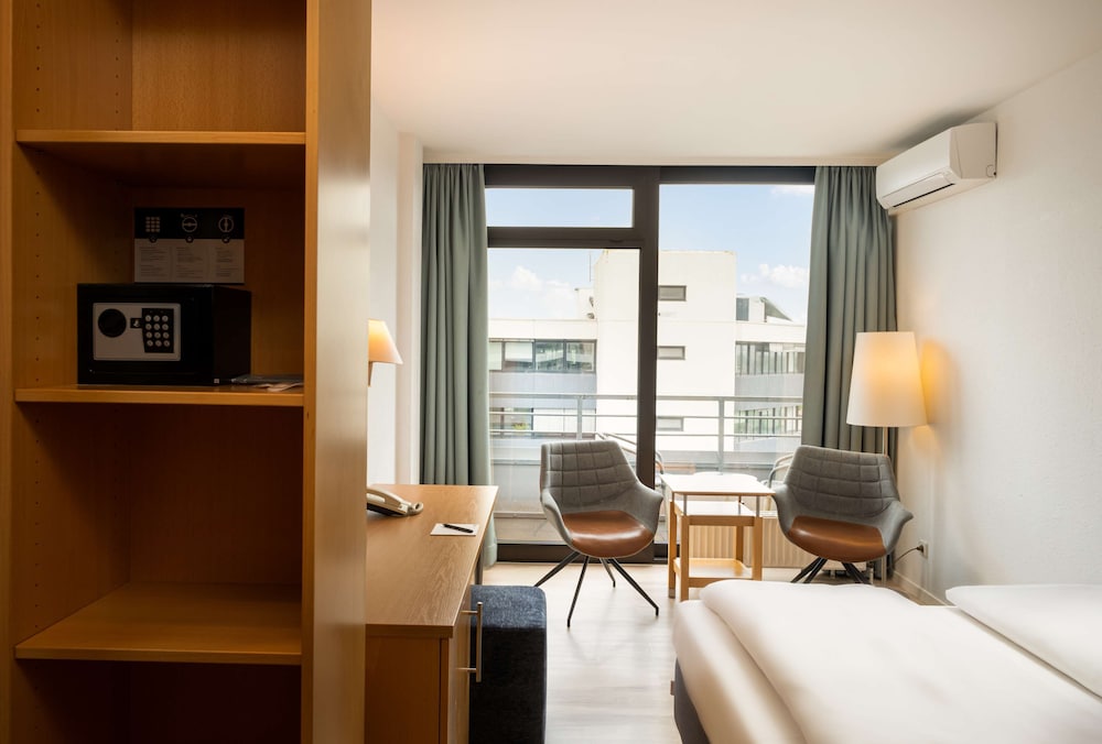 ANA Neotel, Trademark Collection by Wyndham 40/77