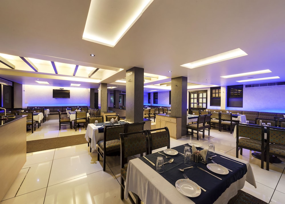 Hotel Vrishali Executive 48/61