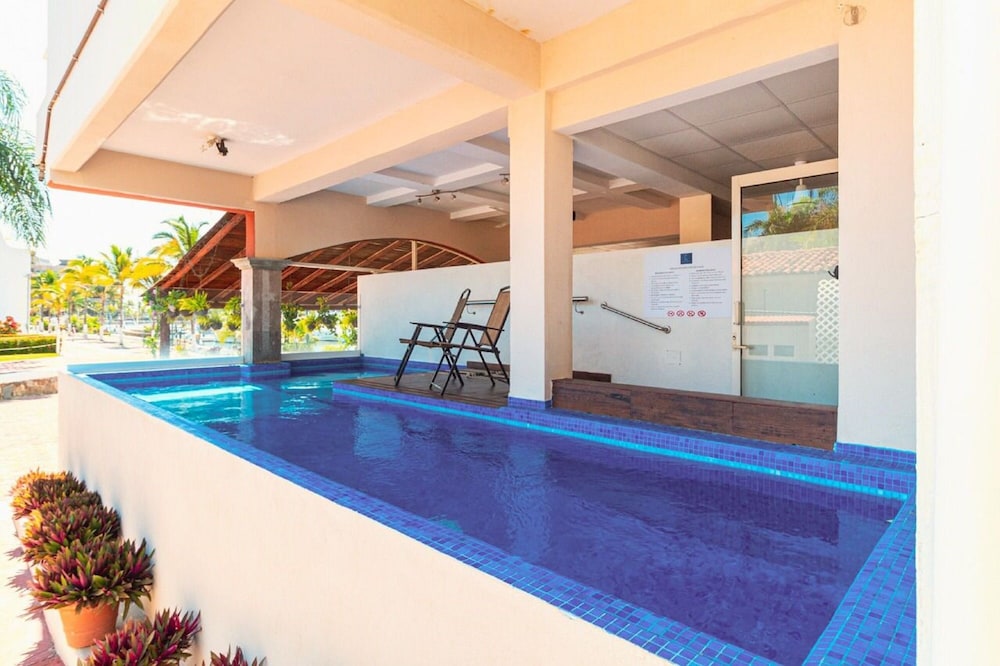 Hotel Boutique Marina Banderas 27/50
