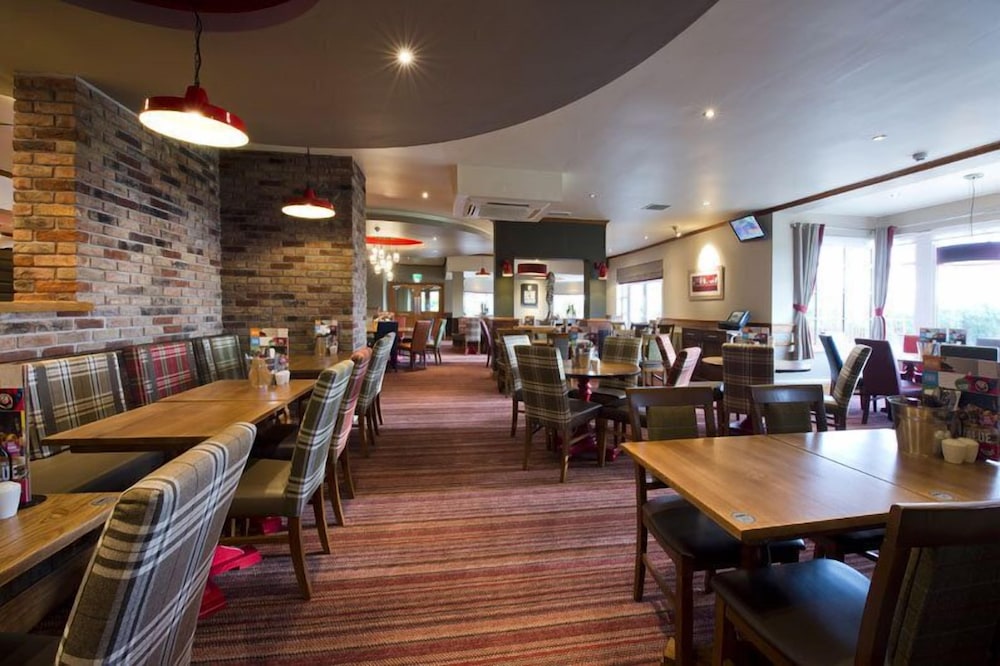 Premier Inn Newcastle Under Lyme 32/44