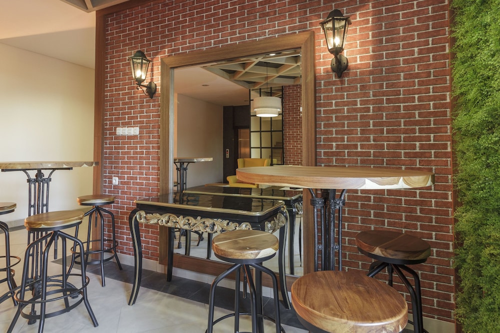 RedDoorz Plus @ CBD Bintaro 44/56