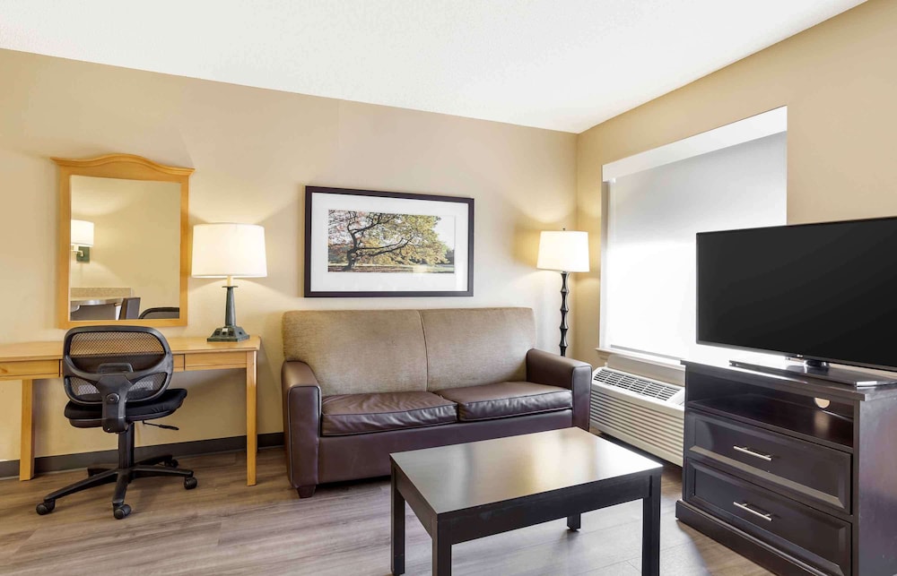 Extended Stay America - Meadowlands - East Rutherford 46/56