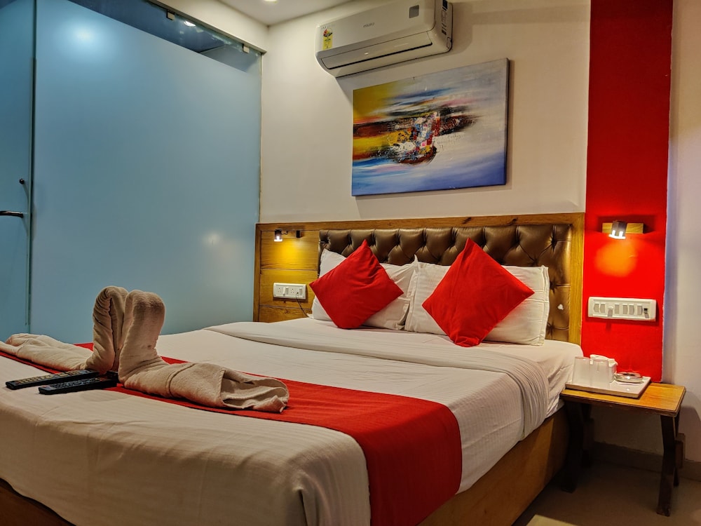 Hotel Grandeur Mumbai 3/23