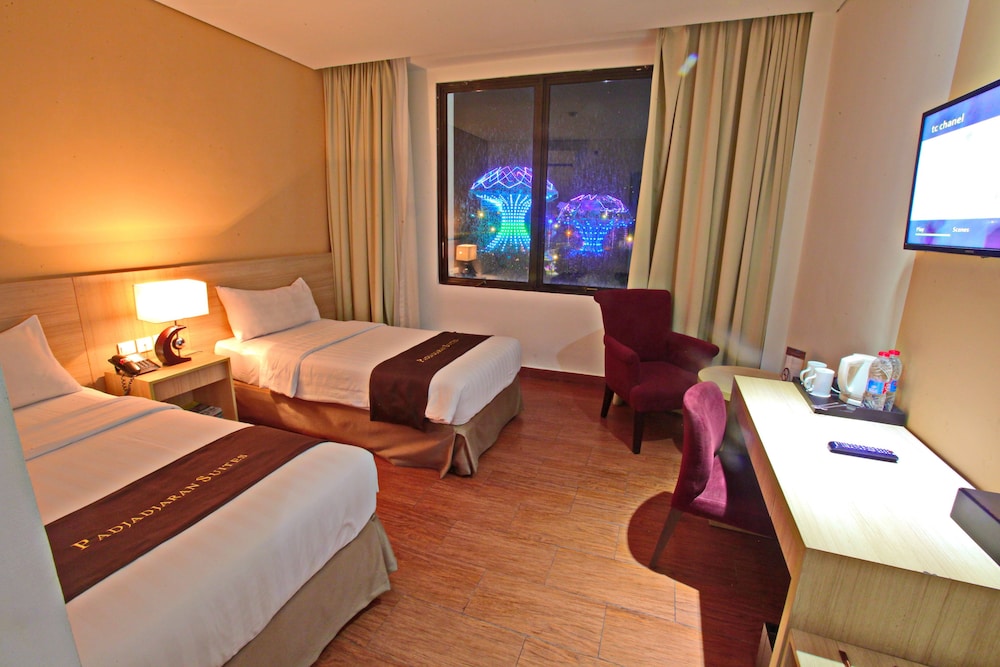 SUPERIOR, TWIN BEDS