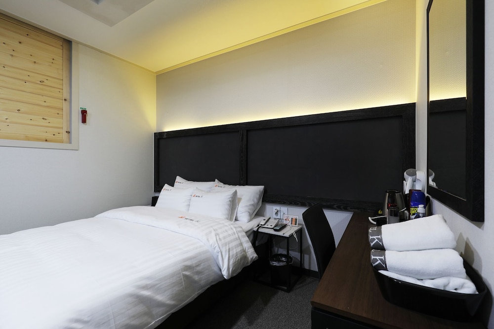 Hotel K 11/29