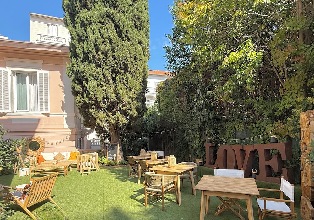 VILLA CLAUDIA(FORMERLY LE VENDOME - VILLA CLAUDIA) 73/77