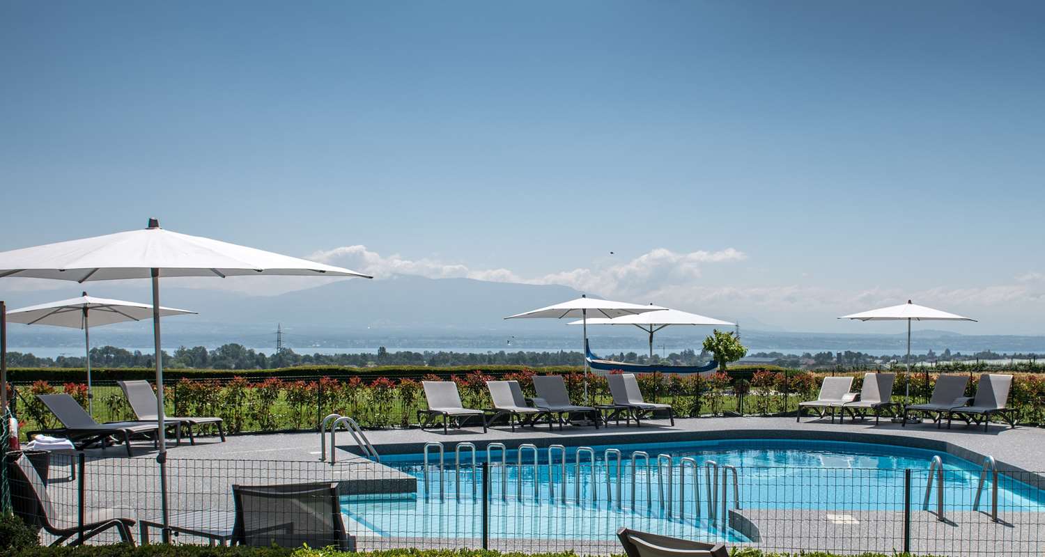 Everness Hotel and Resort 70/71