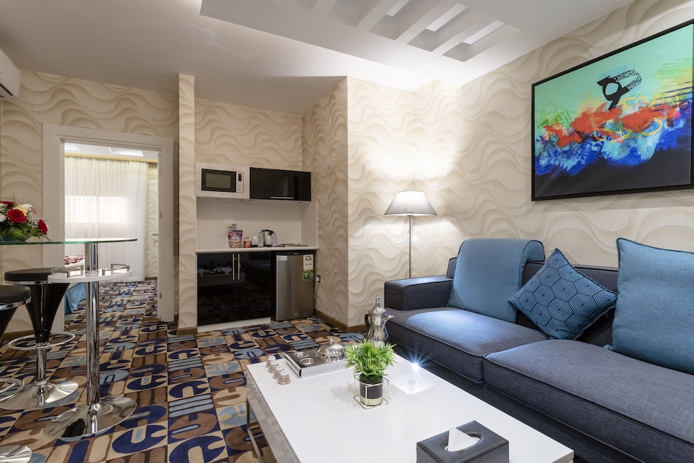 Y Platinum Hotel 33/43
