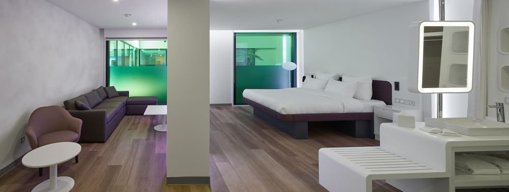 YOTELAIR Istanbul Airport AIRSIDE 51/63