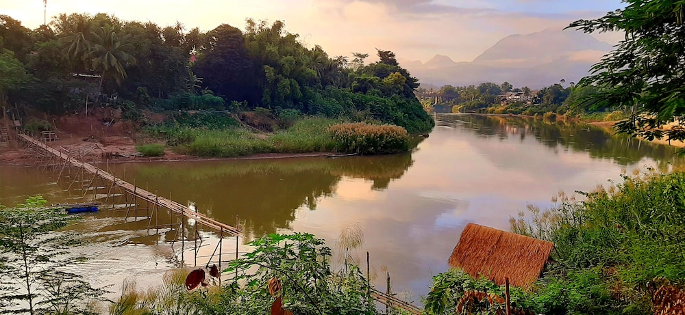 Saynamkhan River View 42/50
