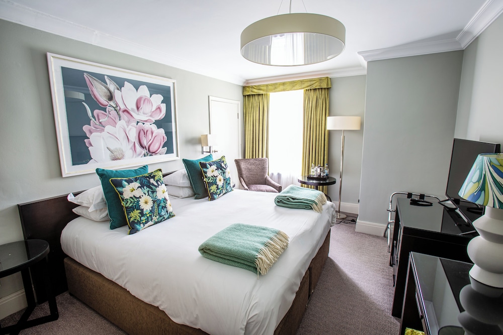 Hogarth S Stone Manor 20/73