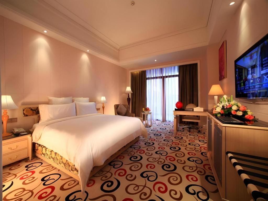 Babylon Hotel 21/53