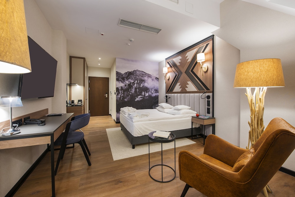 Hotel Rysy 36/84