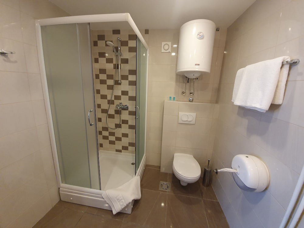 Premium Crown Suites 44/47