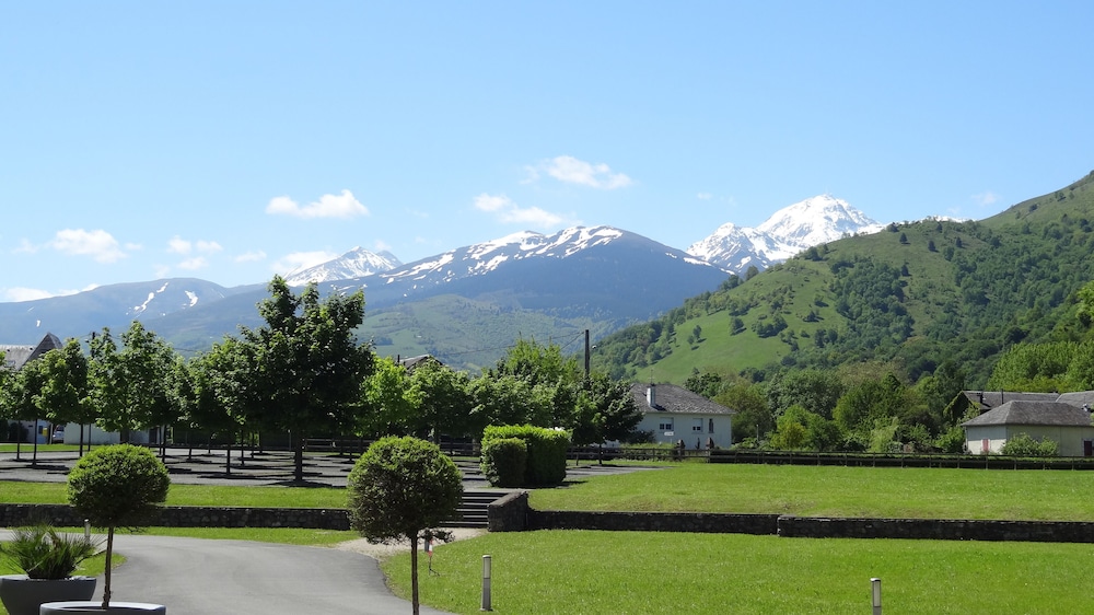 Carre Py Hotel 38/41