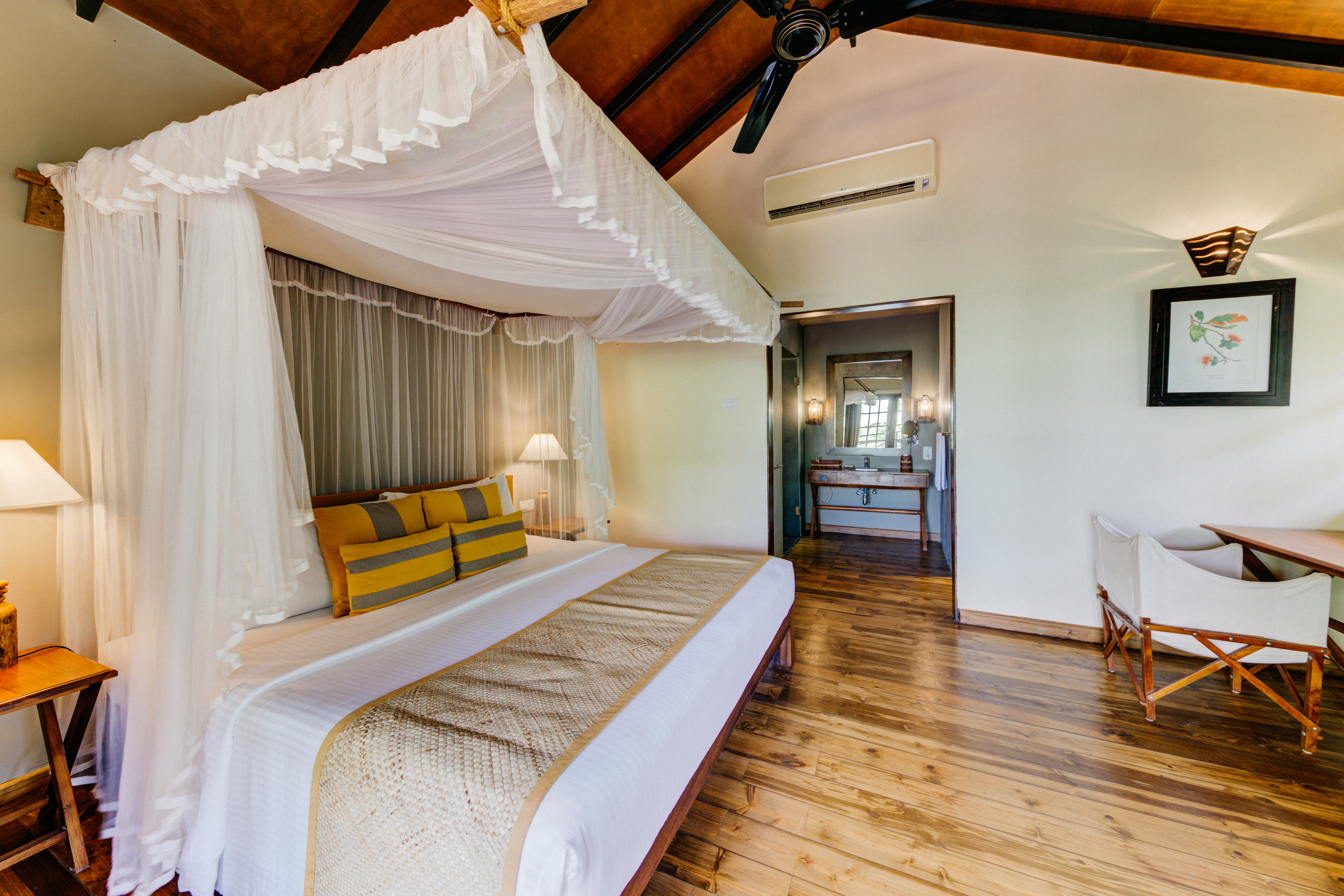 Room at Cinnamon Wild Yala Hotel, PALATUPANA