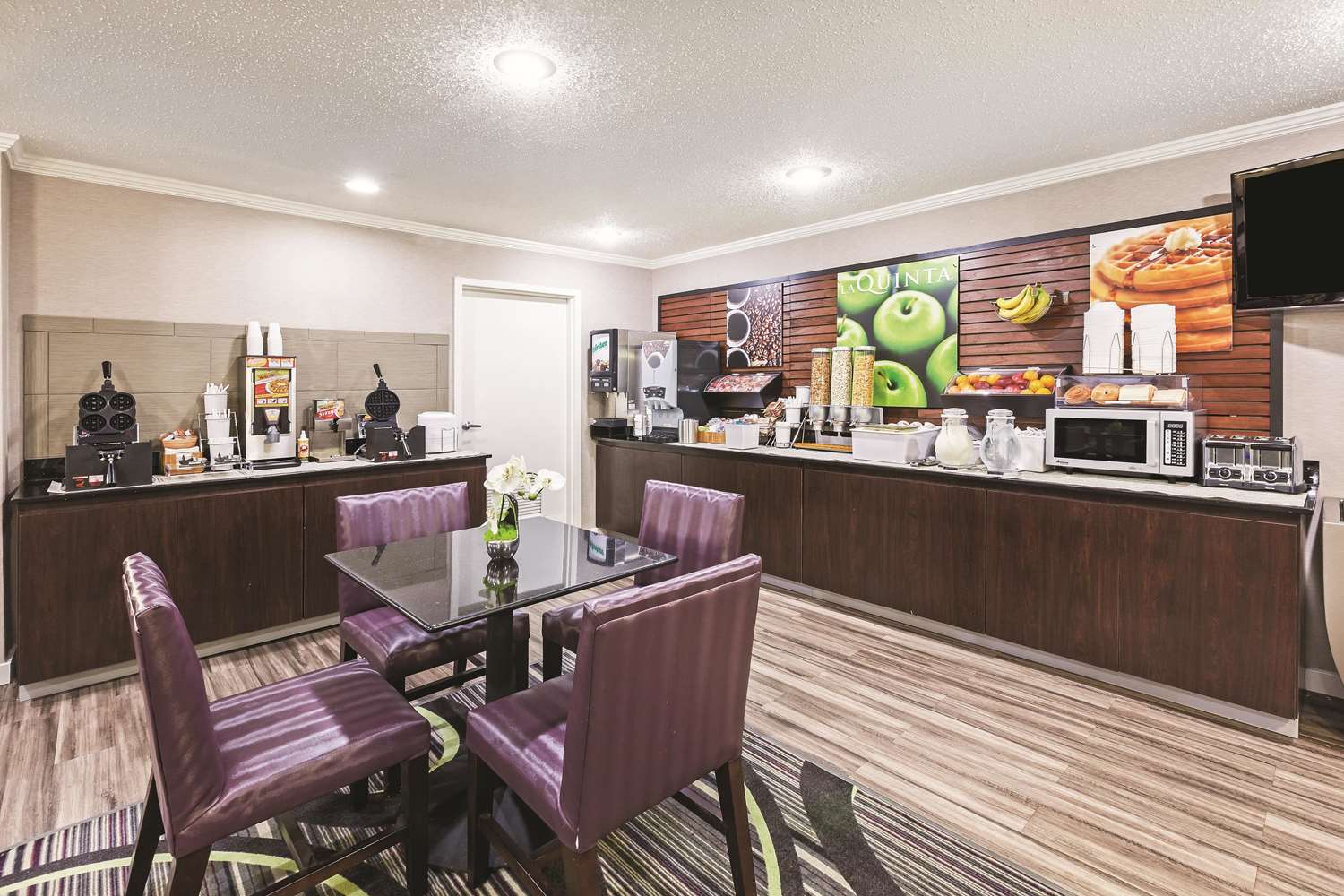 La Quinta Inn & Suites by Wyndham N Little Rock-McCain Mall 43/63