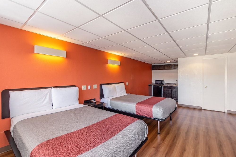 Motel6 Elizabeth, NJ - Newark Liberty Intl Airport 21/45