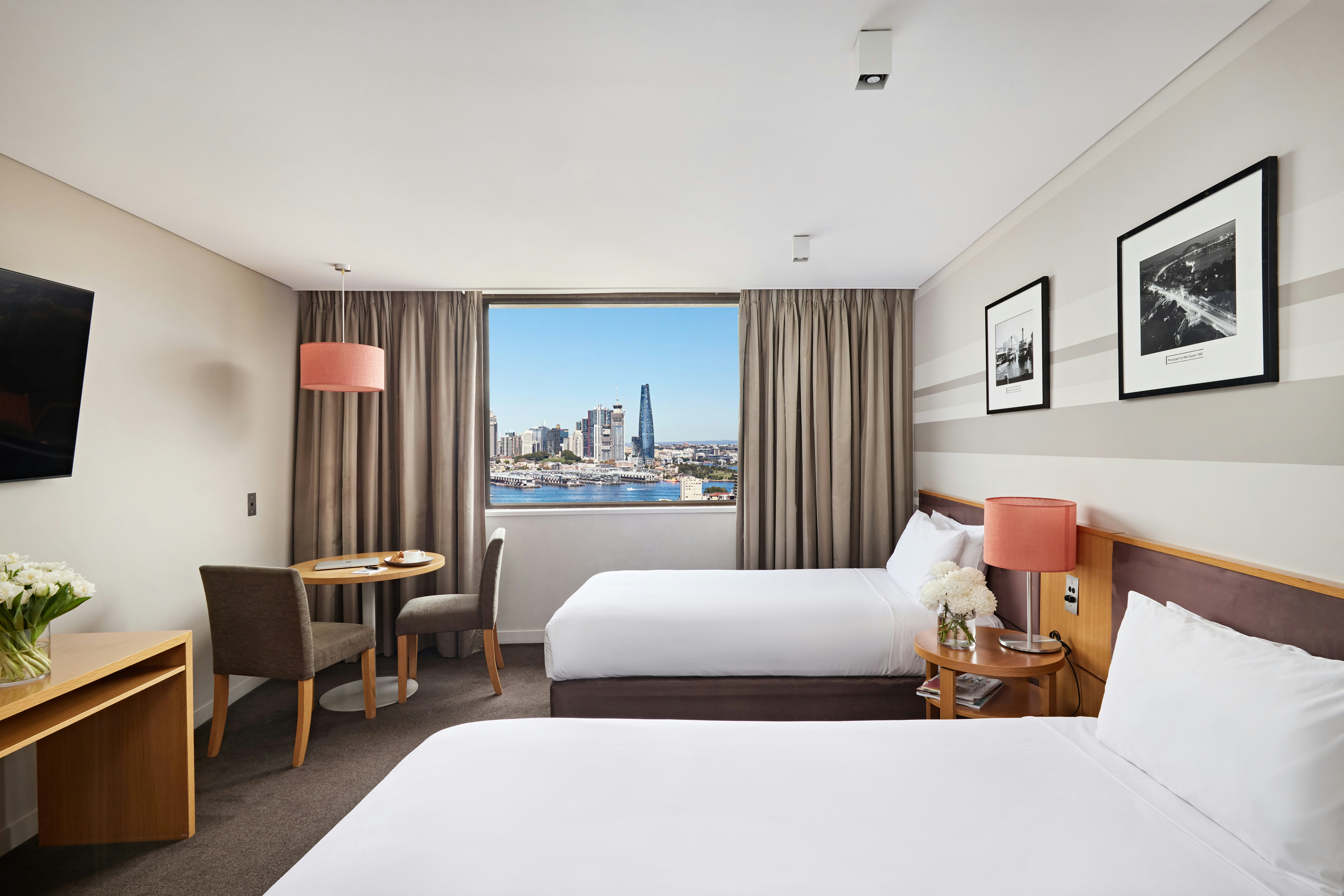 Skyline, Twin Beds