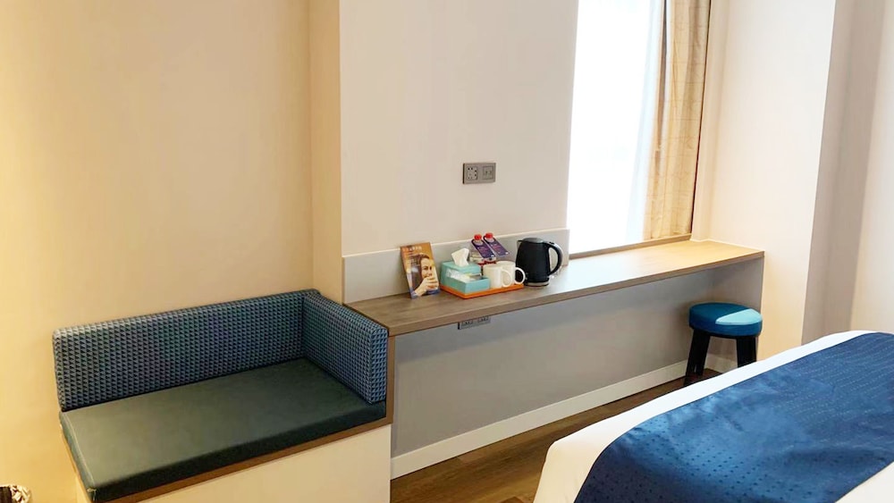 Holiday Inn Express Linyi West 6/82