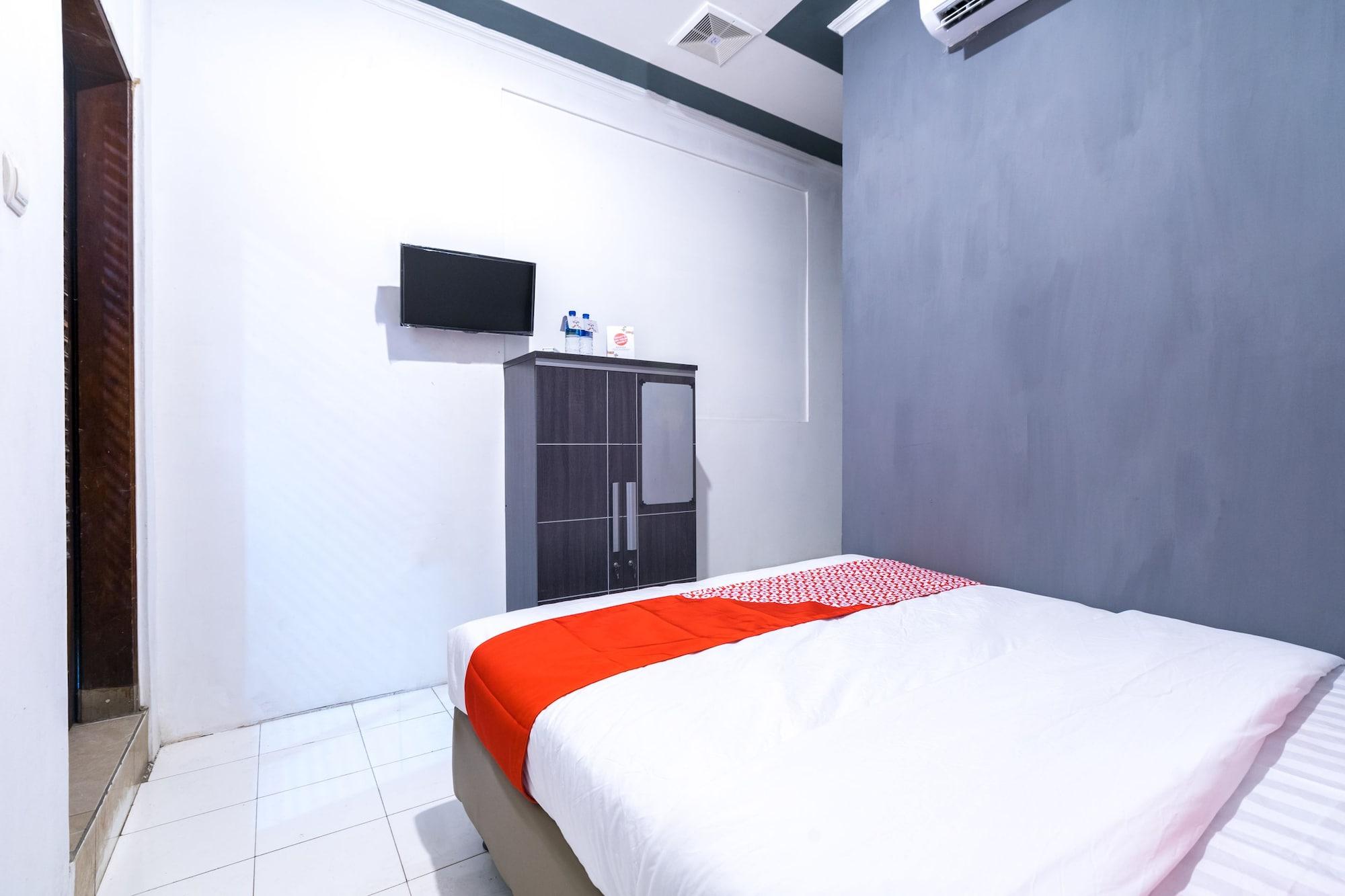 OYO 1421 Kasmaran Guest House Syariah 13/32