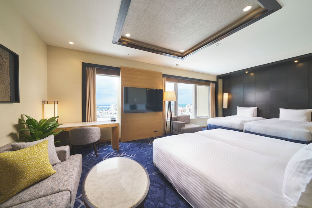 GRAND, SUITE, TWIN BEDS, TWO EXTRA BEDS, PREMIER FLOOR