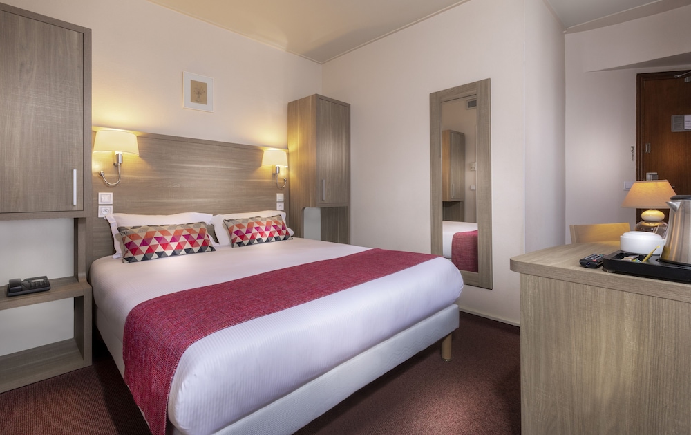 HOTEL CRIMEE 24/42