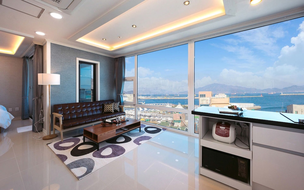 Yeosu Paradise Spa Pension 38/50