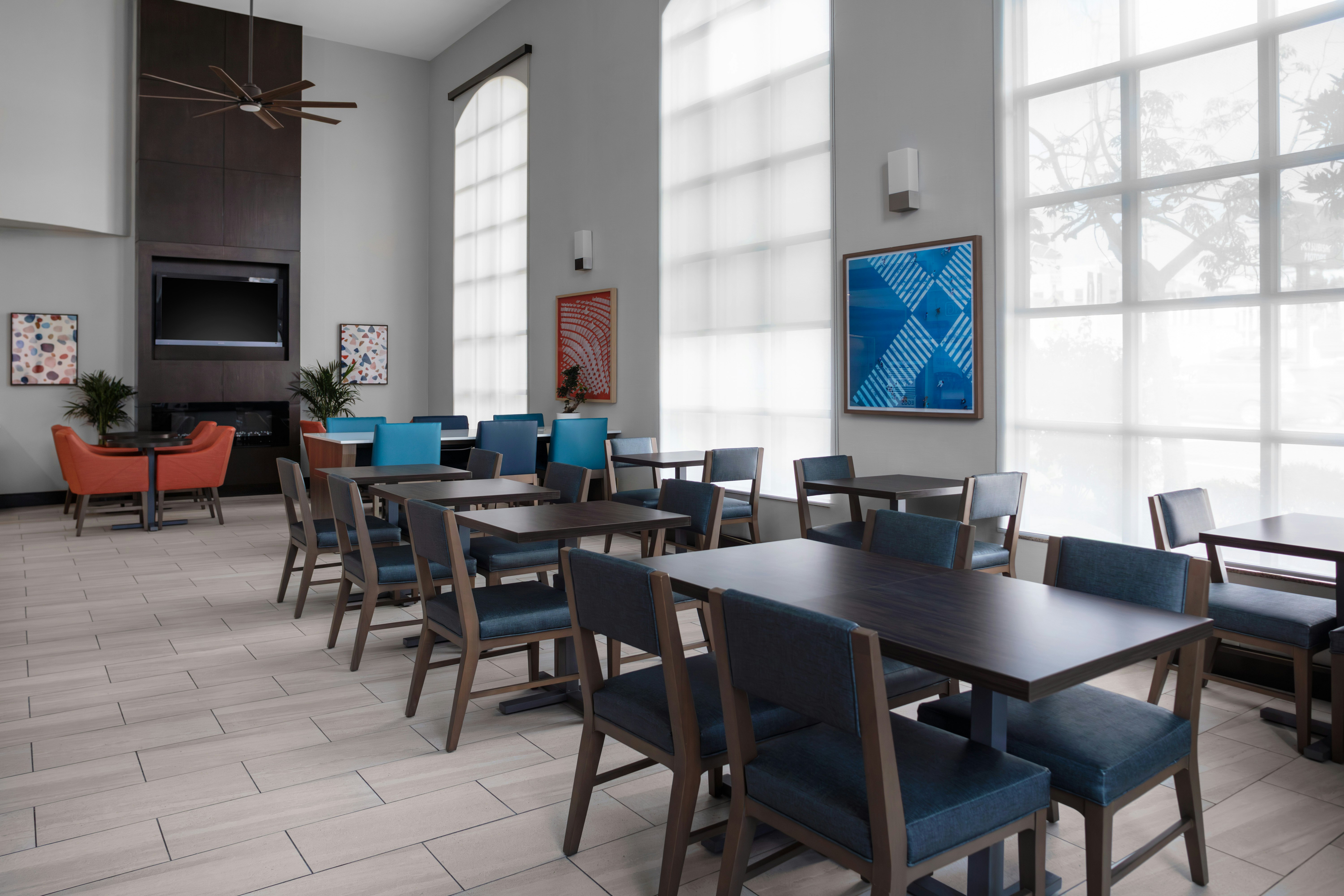 Holiday Inn Express Hotel And Suites Hermosa Beach 54/76