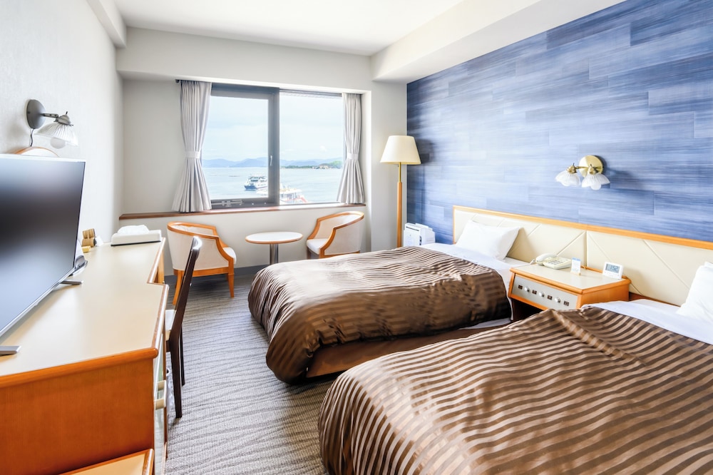 ROOM, TWIN BEDS, OCEAN VIEW, EAST WING