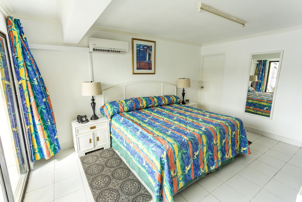 Pirate’s Inn Apartment Hotel 20/59