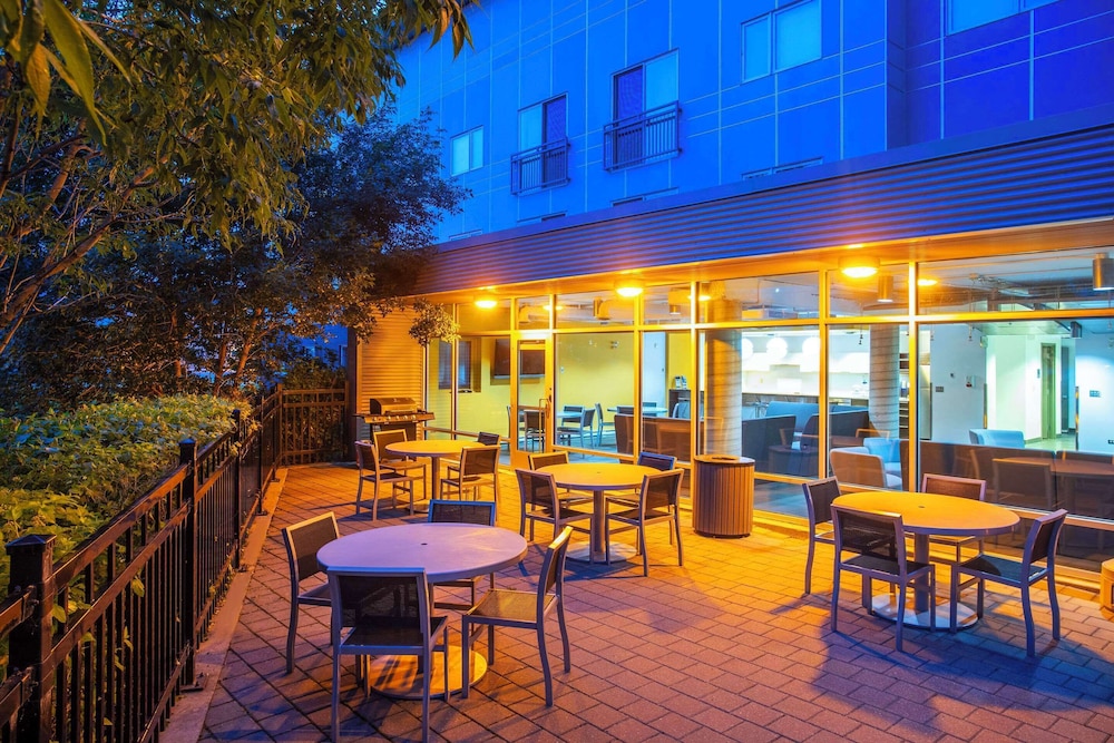 Barker Suites Southport, an Ascend Collection Hotel 27/40