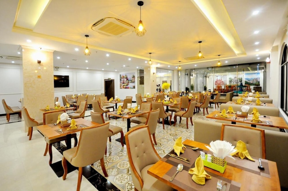 Crown Nguyen Hoang Hotel 45/58