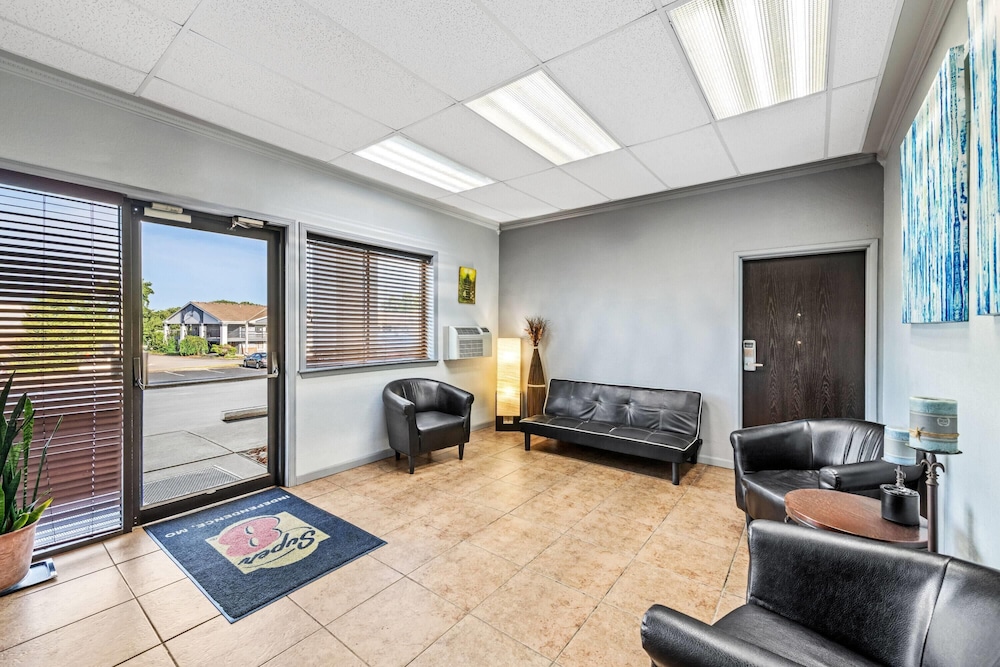 Super 8 By Wyndham Independence Kansas City 35/55