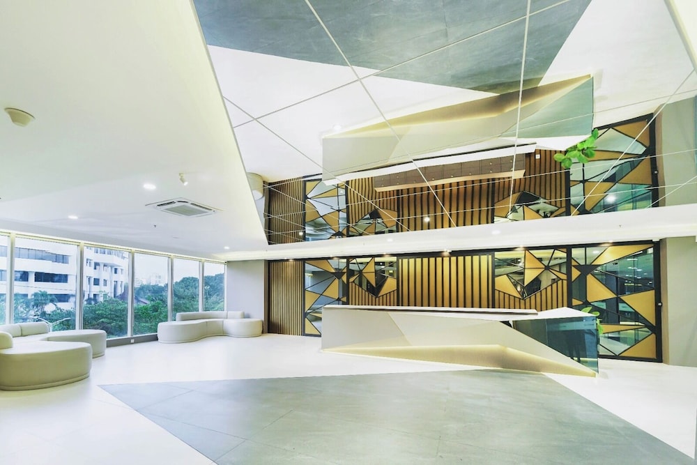 Grand Whiz Hotel Praxis Surabaya 2/43