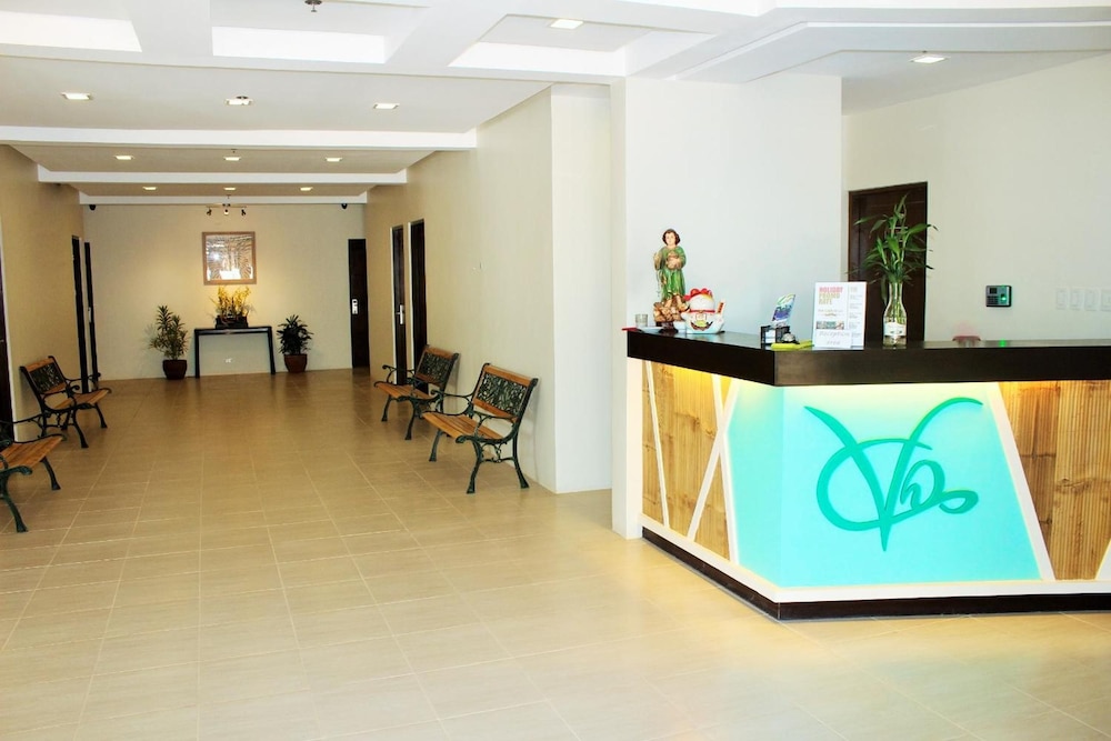Coron Visitors Hotel 45/69