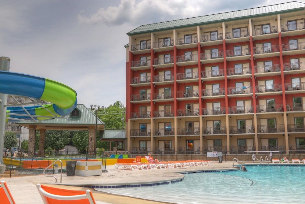 Country Cascades Waterpark Resort 62/68