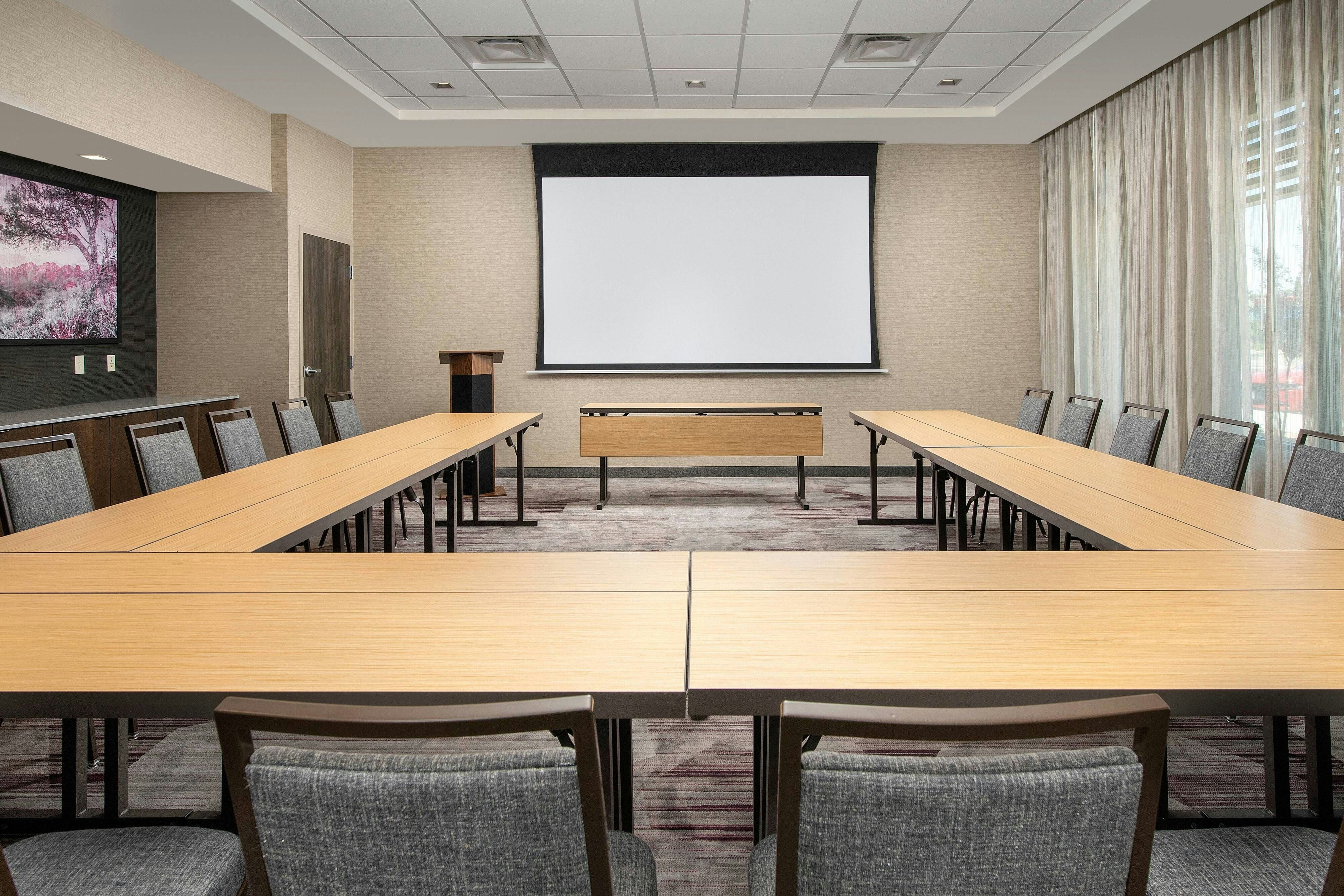 Courtyard by Marriott Las Cruces at Nmsu 18/25
