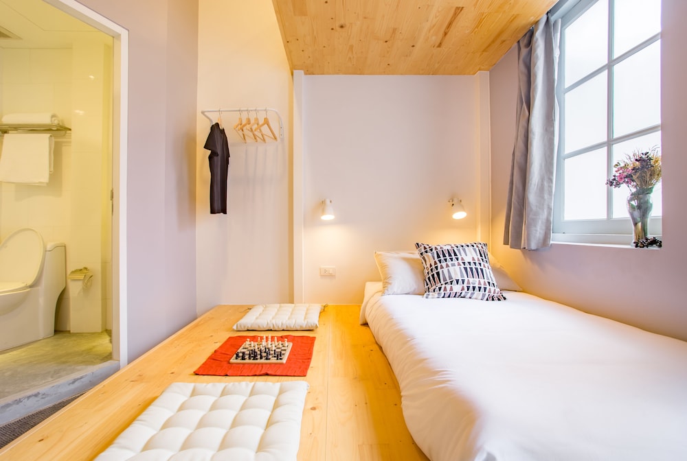 Nornyaowarat Hostel 7/29