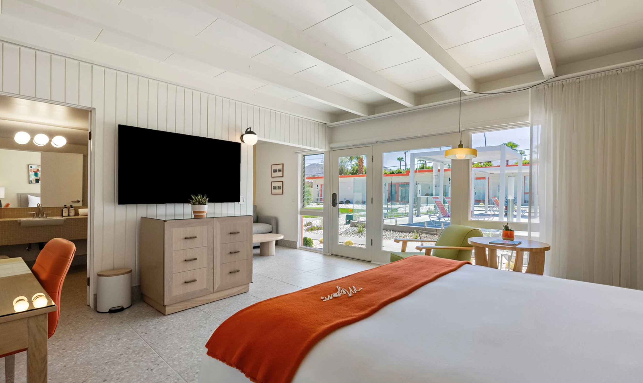 Premium, King Bed