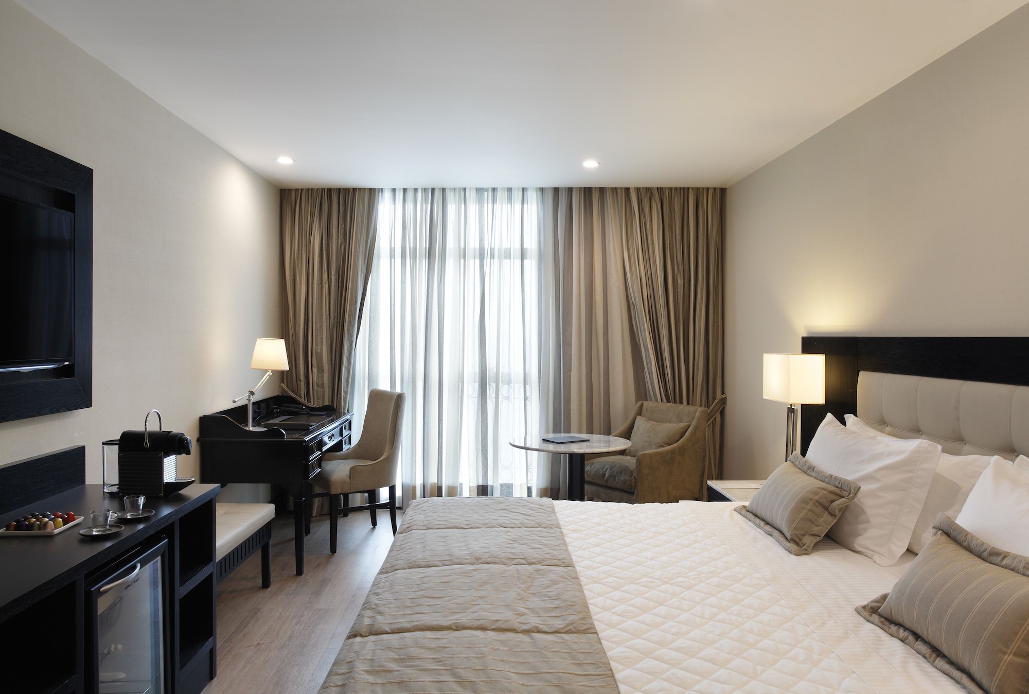 SUPERIOR, EXECUTIVE, DOUBLE BED