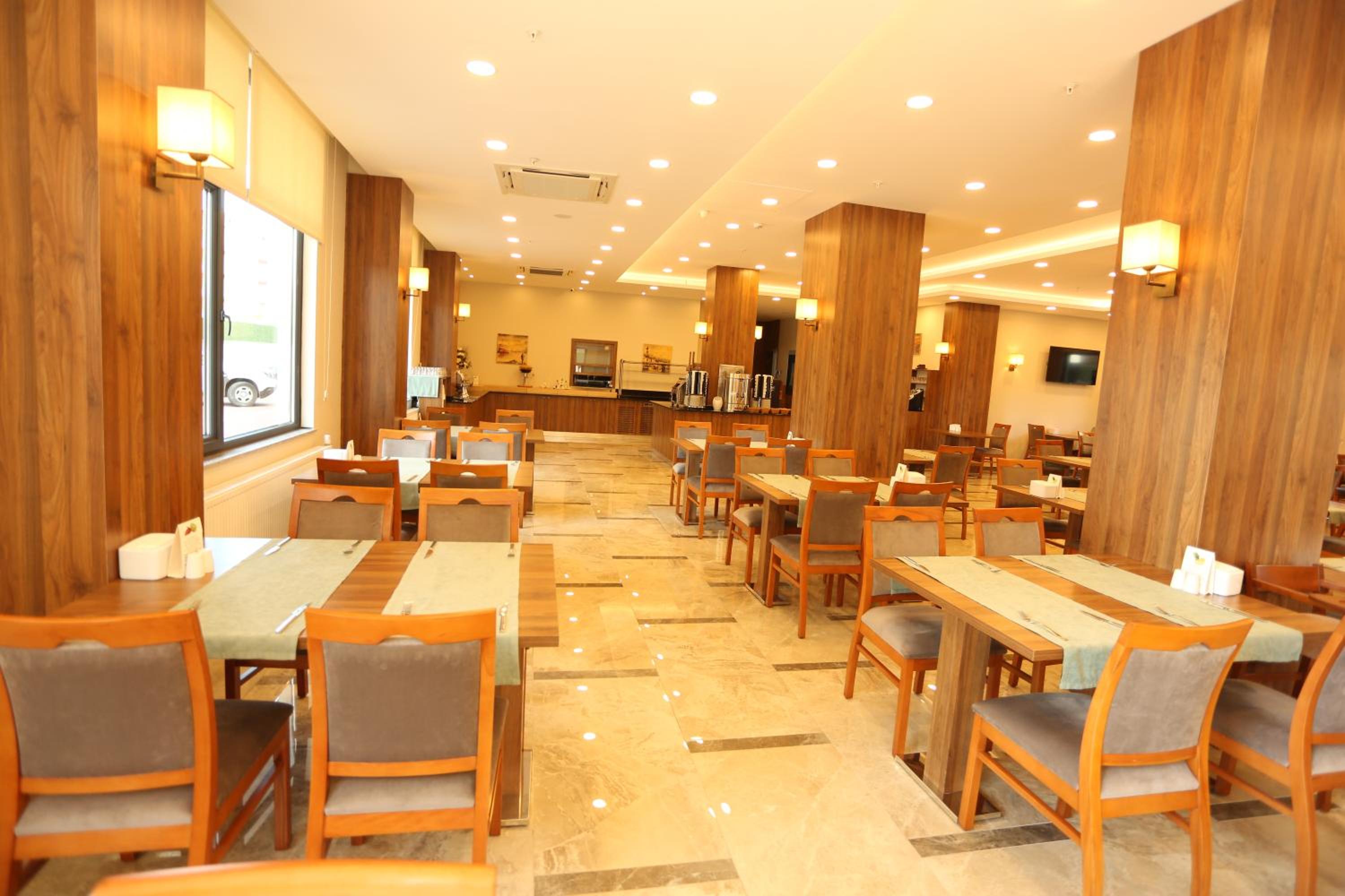 Oytun Hotel 44/52