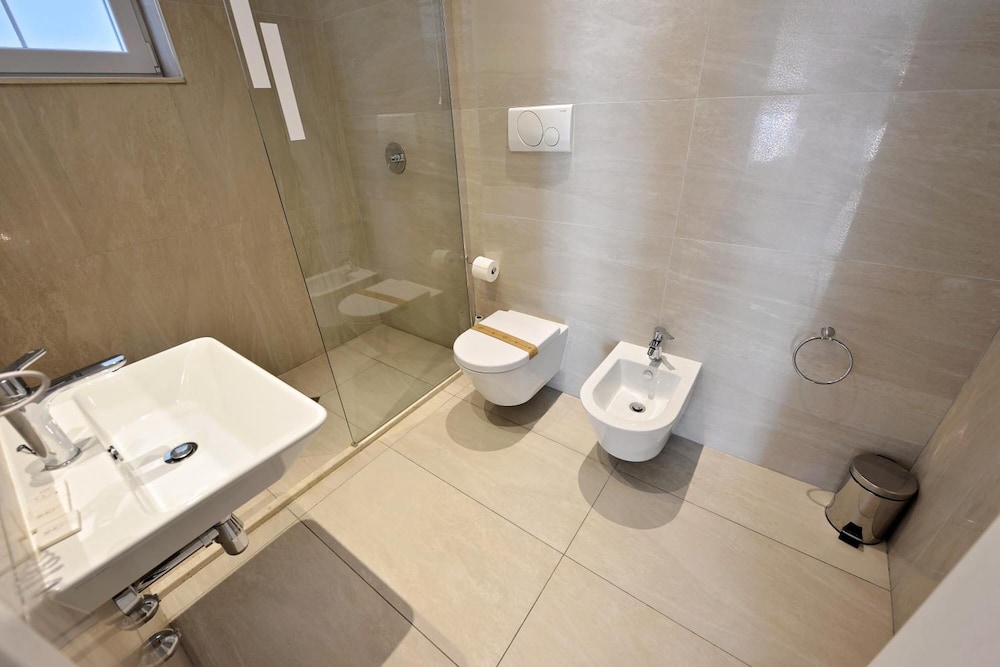 Alis Hotel 53/54