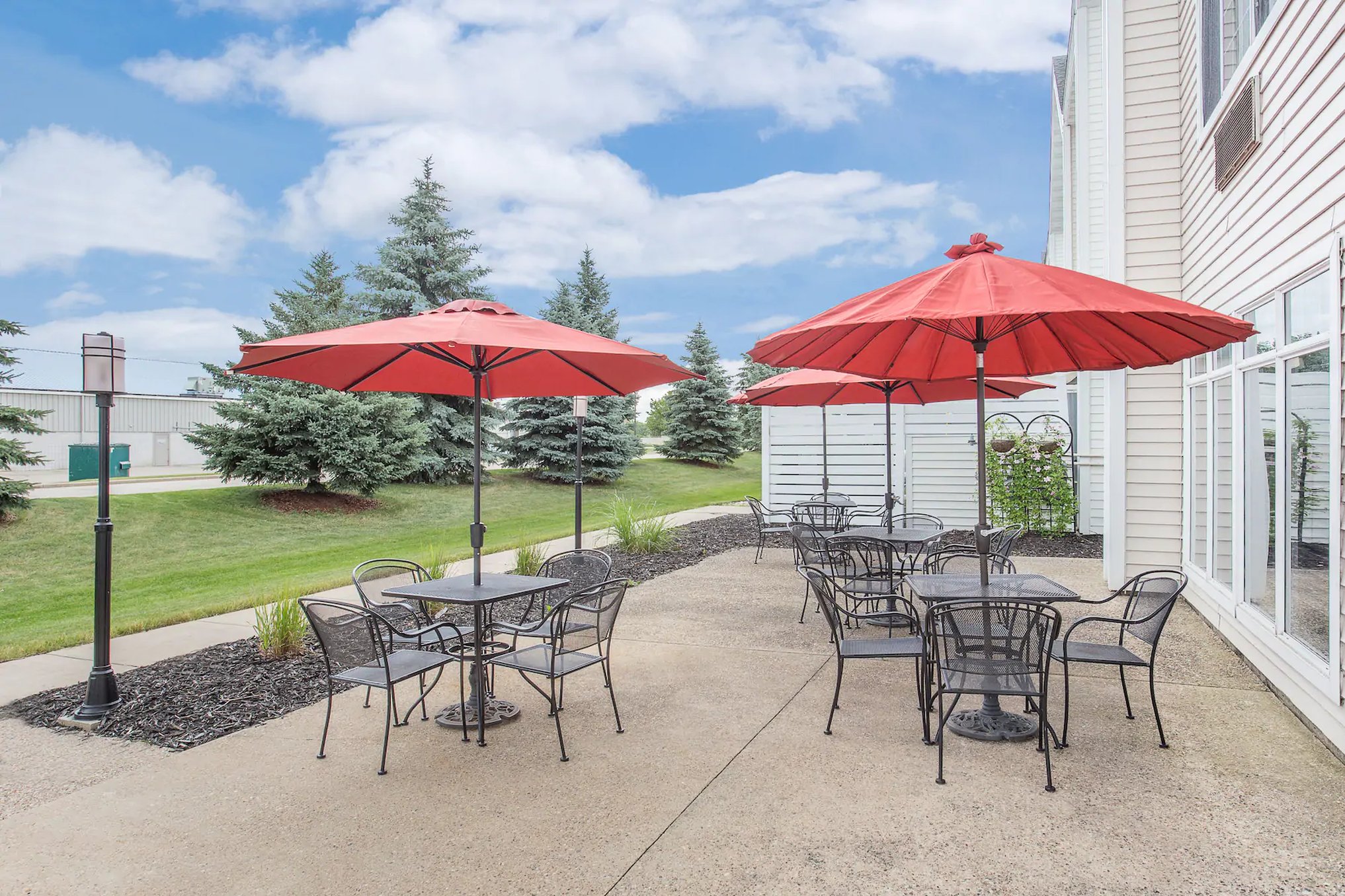 Cobblestone Suites Oshkosh 53/75